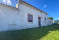 Casas antigas para restaurar - situadas a poucos kms de São Martinho do Porto